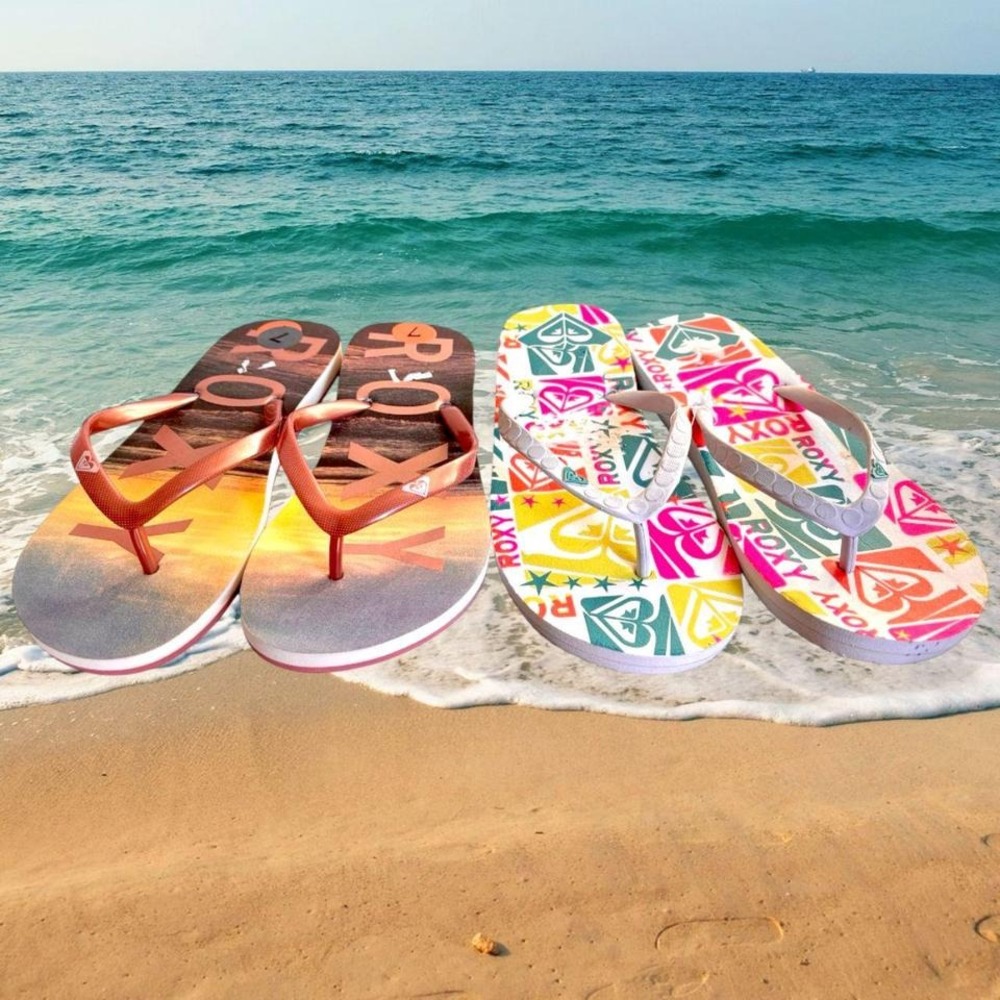 2 PAIRS OF ROXY FLIP‎ FLOPS SANDALS!